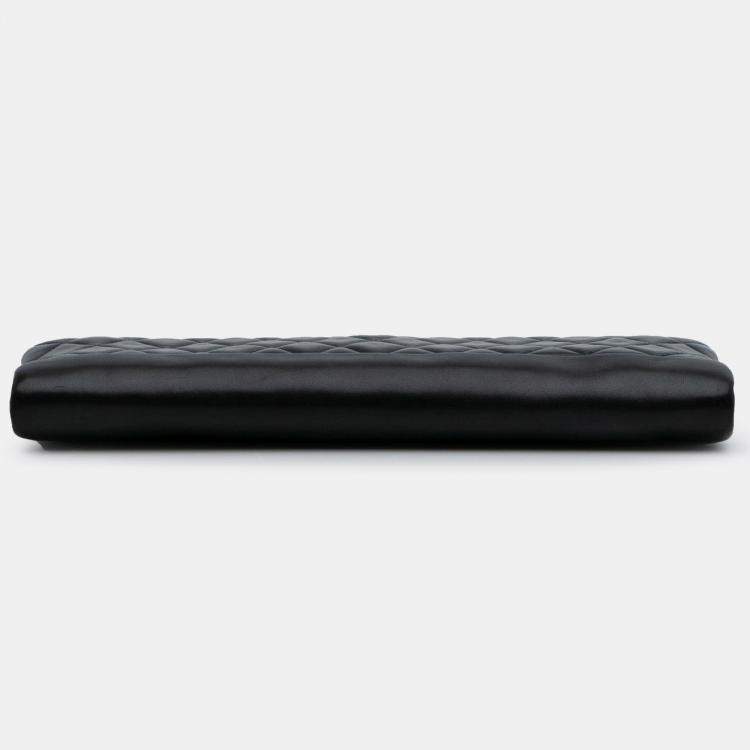 Pre Owned Chanel Black CC Quilted Lambskin Pearl Clutch