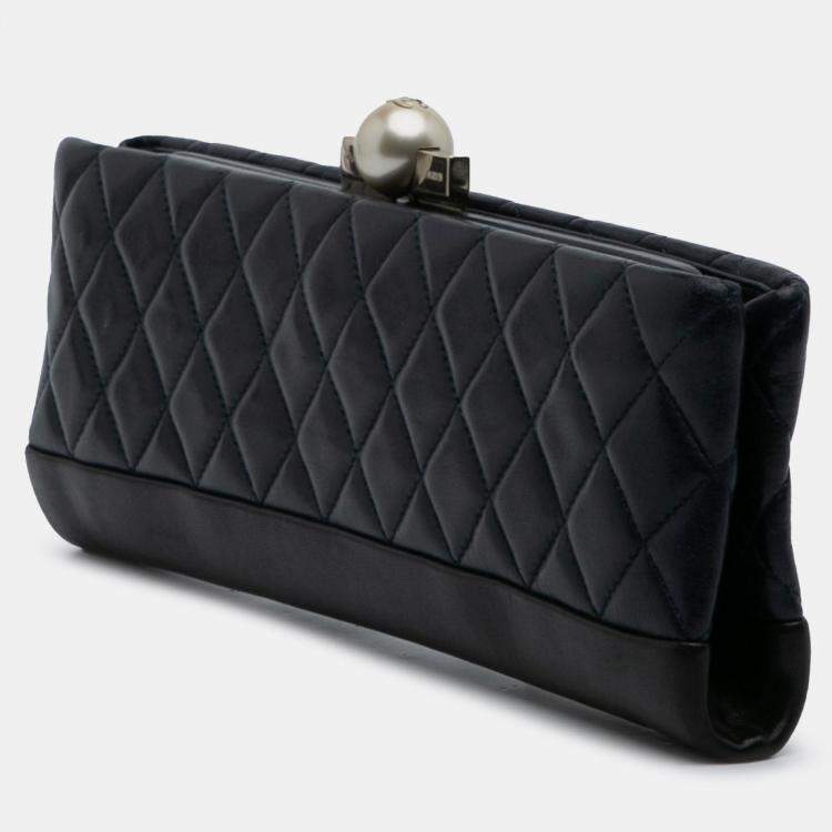 Pre Owned Chanel Black CC Quilted Lambskin Pearl Clutch