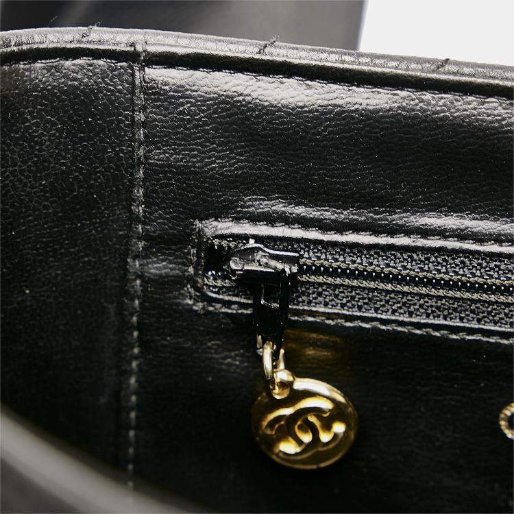 Pre Owned Chanel Black CC Caviar Leather Vanity Bag