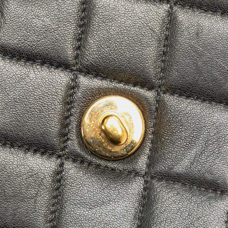 Pre Owned Chanel Black Medium Classic Lambskin Kelly Flap