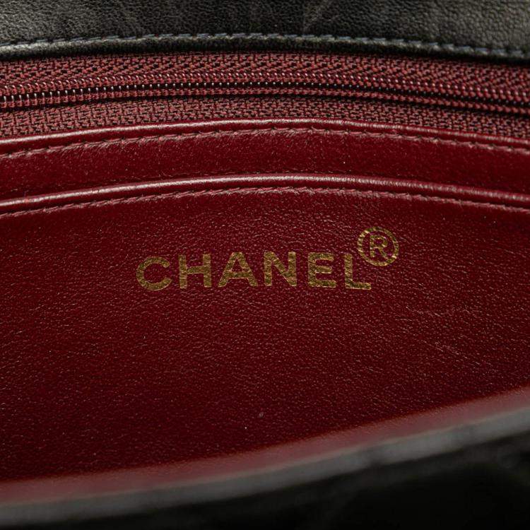 Pre Owned Chanel Black Medium Classic Lambskin Kelly Flap