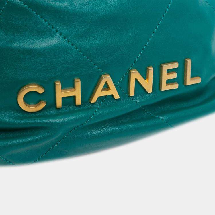 Pre Owned Chanel Green Mini Shiny Calfskin 22 Handbag