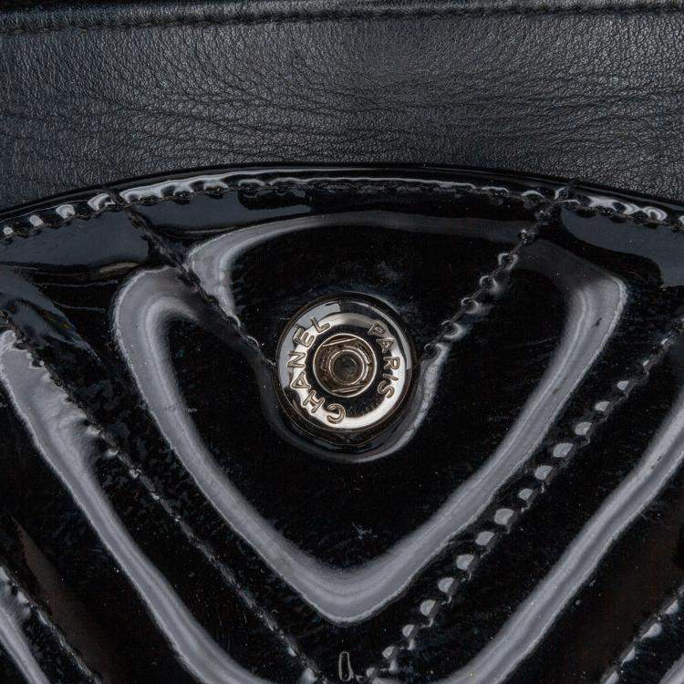 Pre Owned Chanel Black Medium Classic Chevron Patent Double Flap