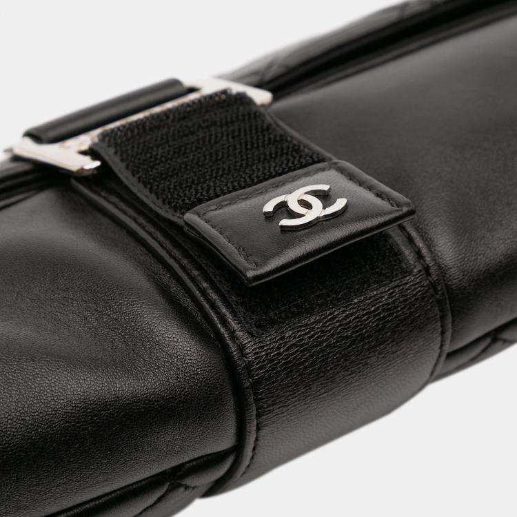 Pre Owned Chanel Black CC Quilted Lambskin Grip Clutch