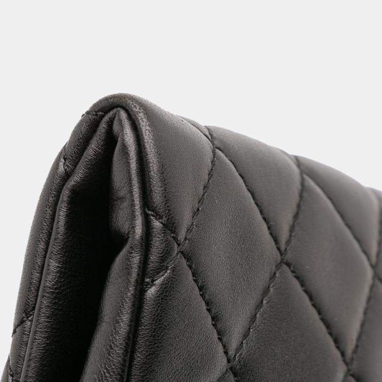 Pre Owned Chanel Black CC Quilted Lambskin Grip Clutch