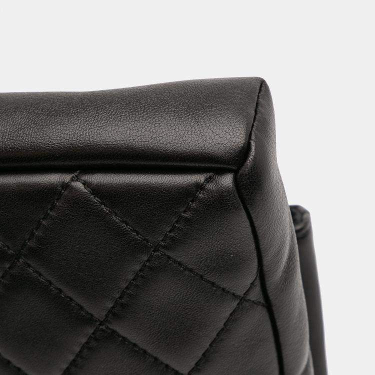 Pre Owned Chanel Black CC Quilted Lambskin Grip Clutch