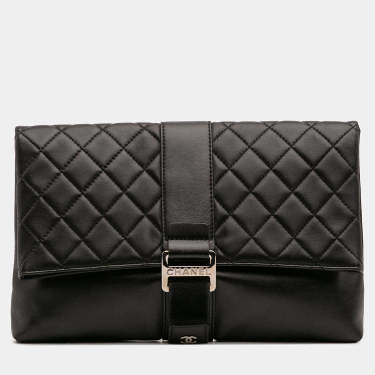 Pre Owned Chanel Black CC Quilted Lambskin Grip Clutch