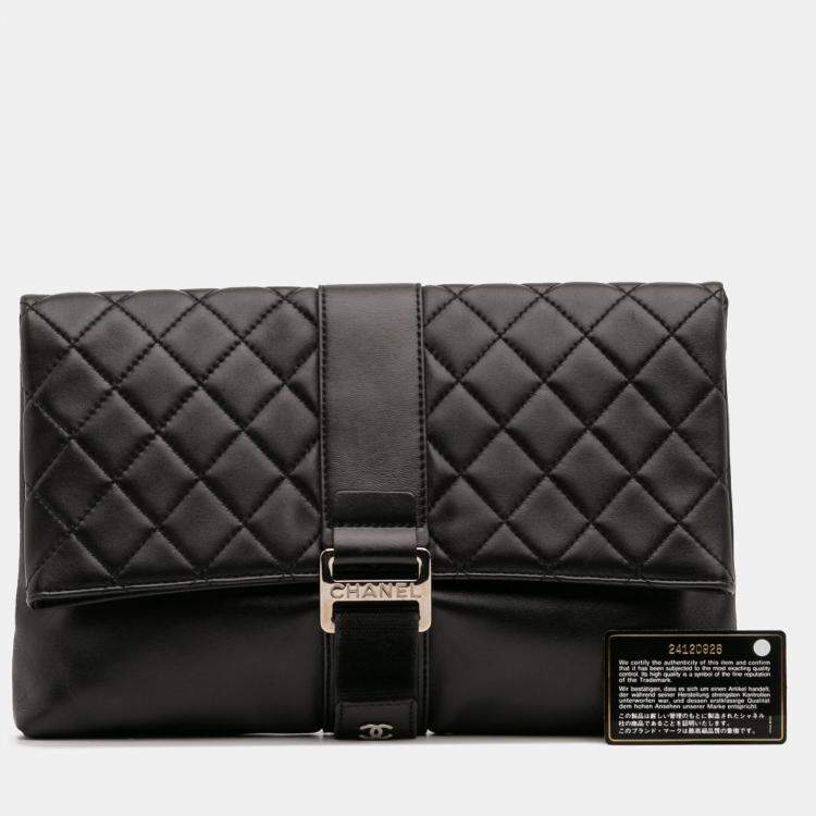 Pre Owned Chanel Black CC Quilted Lambskin Grip Clutch