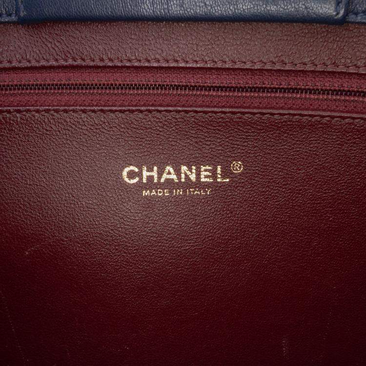 مملوكة مسبقًا Chanel Navy Blue Quilted Sheepskin Beauty Lock Shopping Tote