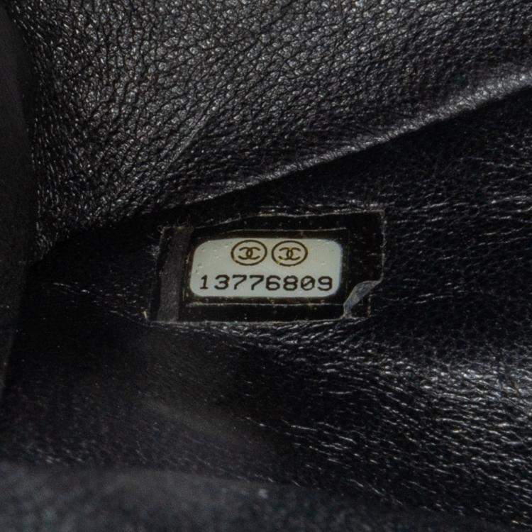 Pre Owned Chanel Black Medium Classic Caviar Double Flap