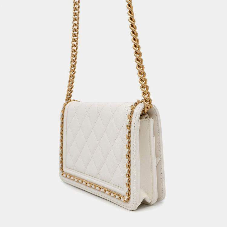 Pre Owned Chanel Boy White Soft Caviar Leather Round Chain Wallet