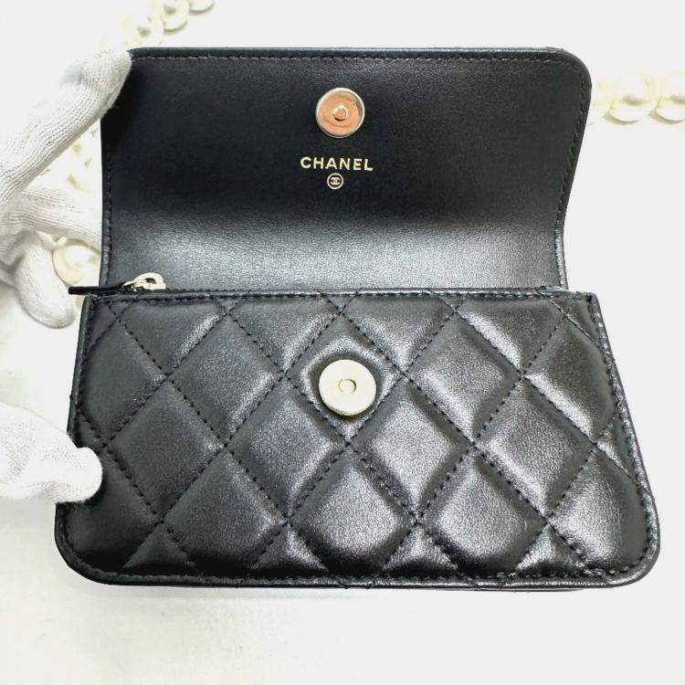 Pre Owned Chanel Maxi Pearls Black Quilted Calfskin Clutch With Chain
