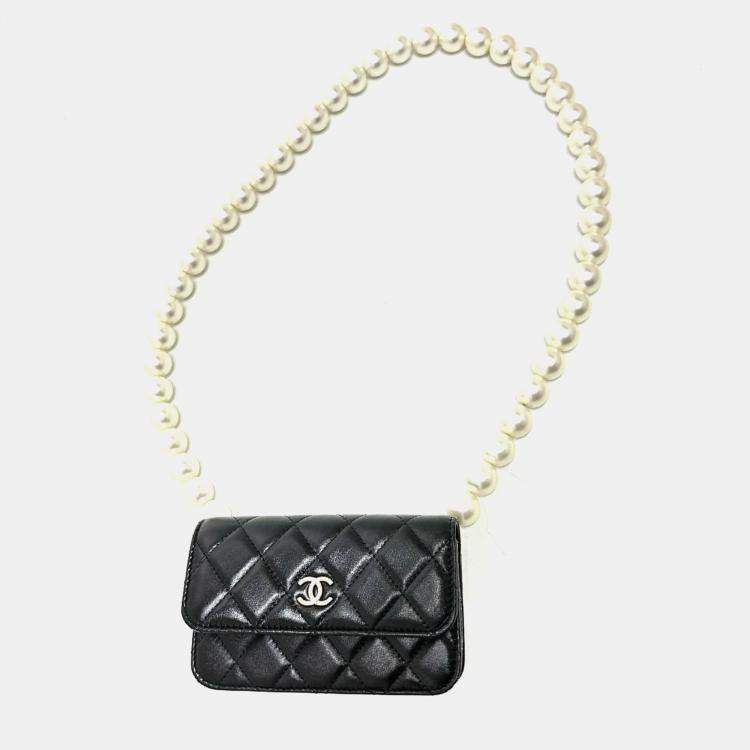 Pre Owned Chanel Maxi Pearls Black Quilted Calfskin Clutch With Chain