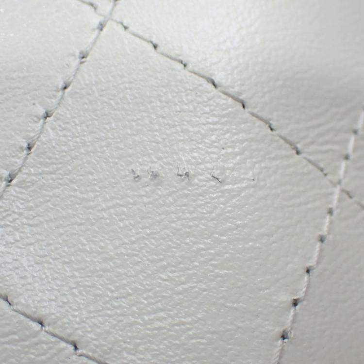 Pre Owned Chanel Nauticoco White Shiny Lambskin Quilted Bucket Bag