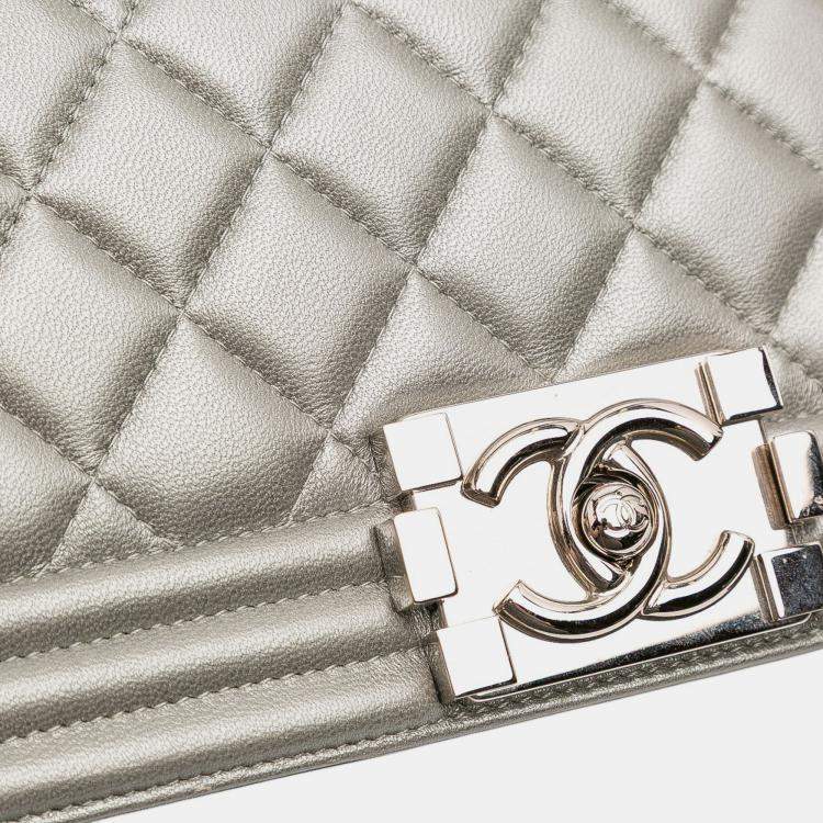 Pre Owned Chanel Silver Quilted Lambskin Boy Flap Clutch