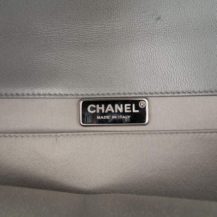 Pre Owned Chanel Silver Quilted Lambskin Boy Flap Clutch