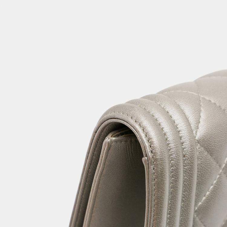 Pre Owned Chanel Silver Quilted Lambskin Boy Flap Clutch