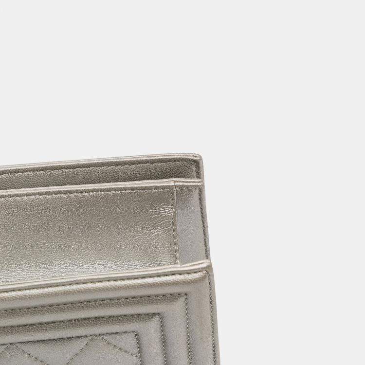 Pre Owned Chanel Silver Quilted Lambskin Boy Flap Clutch
