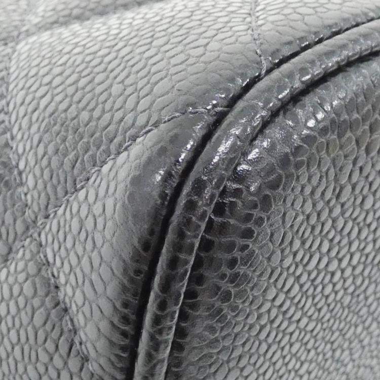 مملوكة مسبقًا Chanel Black Handbag