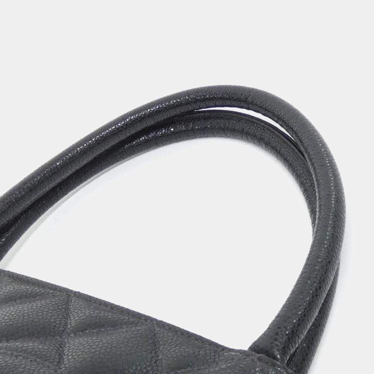 مملوكة مسبقًا Chanel Black Handbag