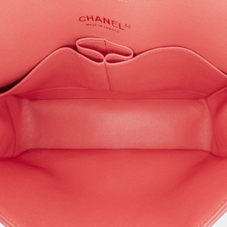 Pre Owned Chanel Red Medium Classic Chevron Lambskin Double Flap