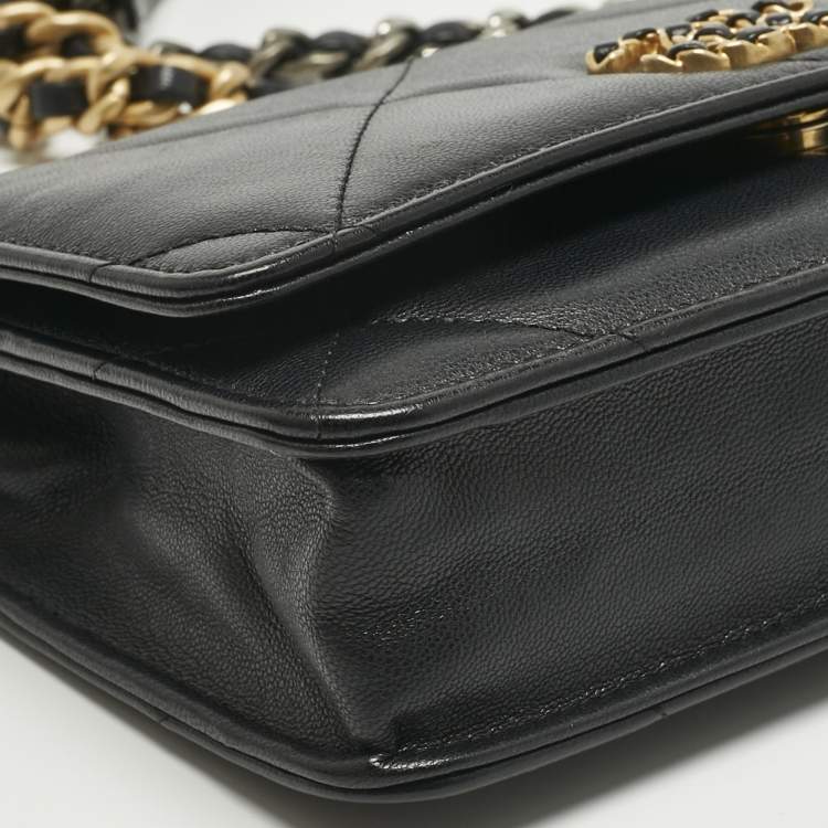 Pre Owned Chanel Black Quilted Leather 19 Flap Wallet on Chain