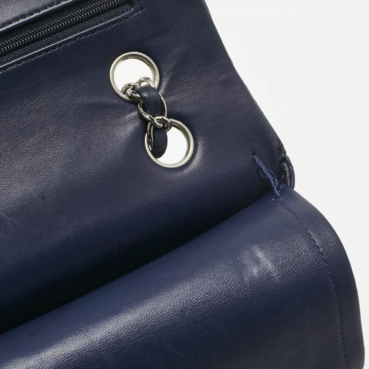Pre Owned Chanel Navy Blue Quilted Leather Medium Classic Double Flap Bag
