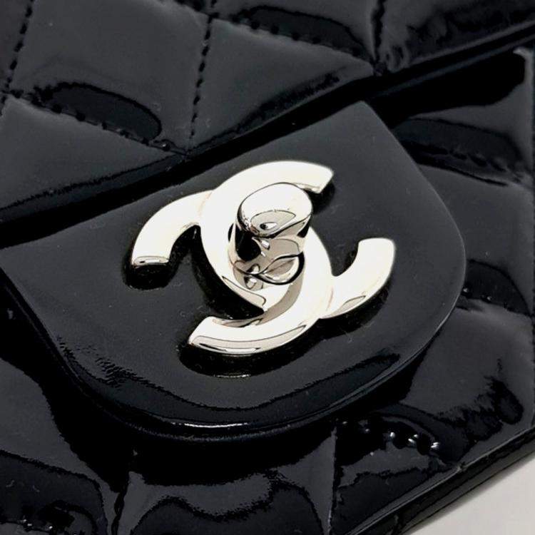 Pre Owned Chanel Black Patent Leather Patent Petit Sac Crossbody Bag