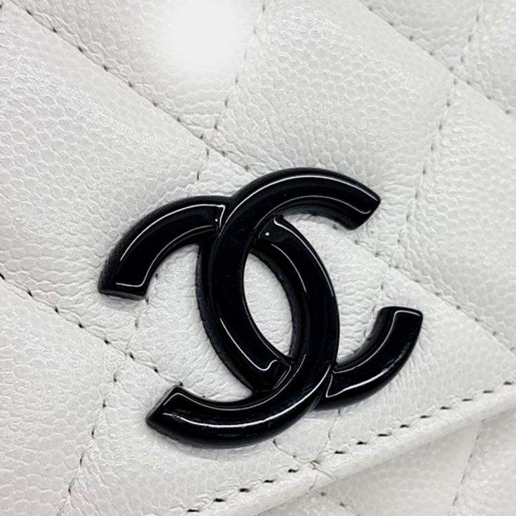 Pre Owned Chanel White Caviar Leather Caviar WOC Crossbody Bag