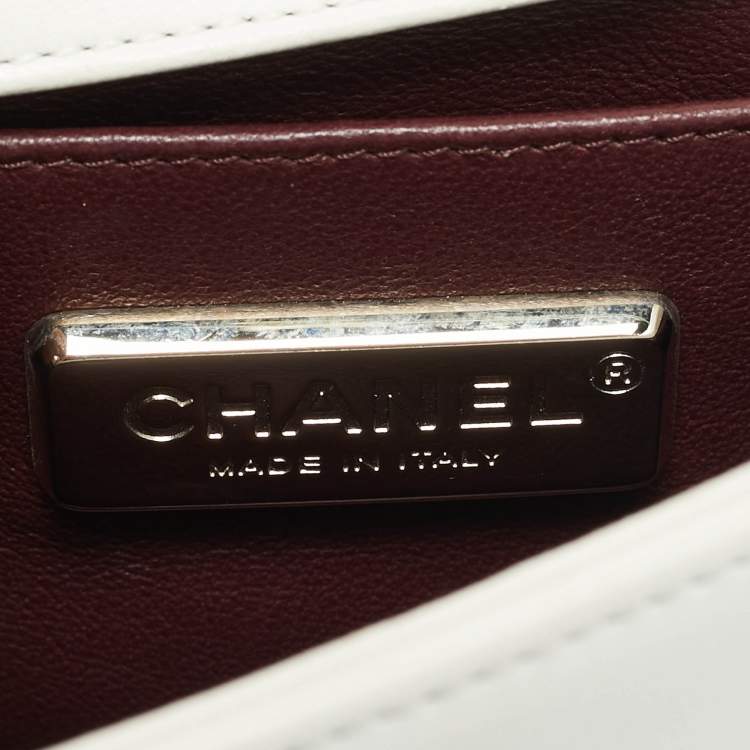 Pre Owned Chanel White/Grey Chevron Lizard and Leather Small Boy Flap Bag