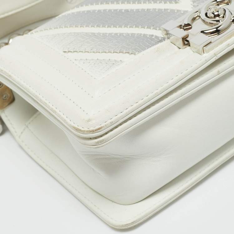 Pre Owned Chanel White/Grey Chevron Lizard and Leather Small Boy Flap Bag