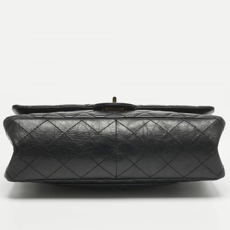 مملوكة مسبقًا Chanel Black Quilted Aged Leather Classic 226 Reissue 2.55 Flap Bag