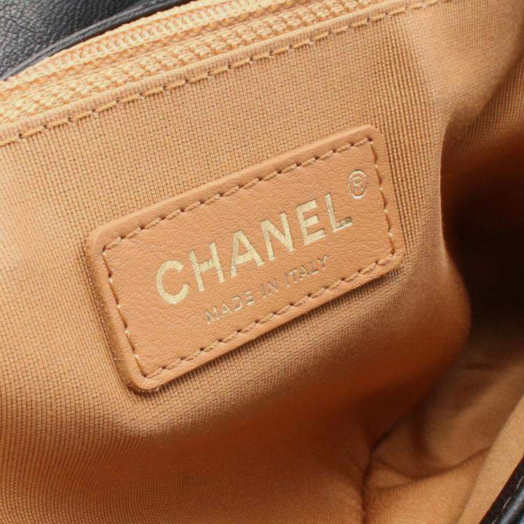 Pre Owned Chanel Black Quilted Lambskin Curved Flap