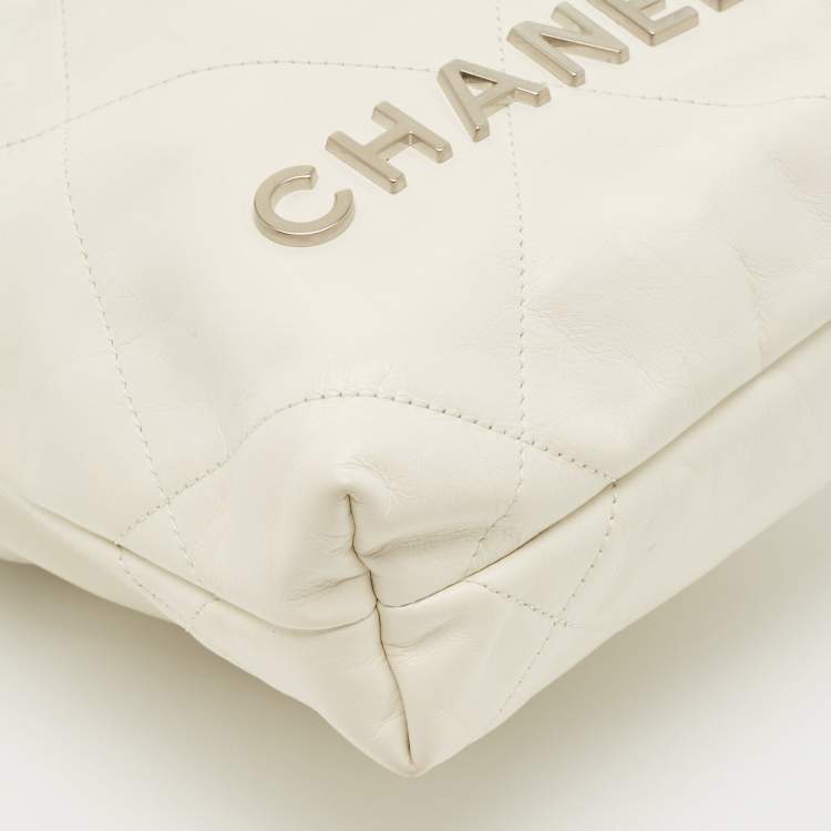 Pre Owned Chanel White Quilted Leather Mini 22 Chain Bag