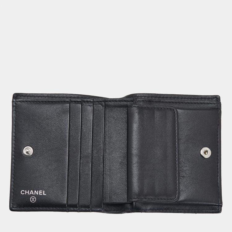 Pre Owned Chanel Black CC Quilted Lambskin Compact Bifold Wallet