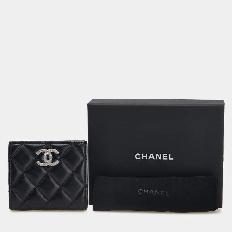 Pre Owned Chanel Black CC Quilted Lambskin Compact Bifold Wallet