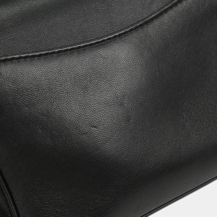 مملوكة مسبقًا Chanel Black Lambskin Shoulder Bag