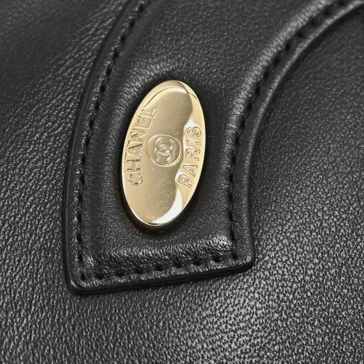 مملوكة مسبقًا Chanel Black Lambskin Shoulder Bag