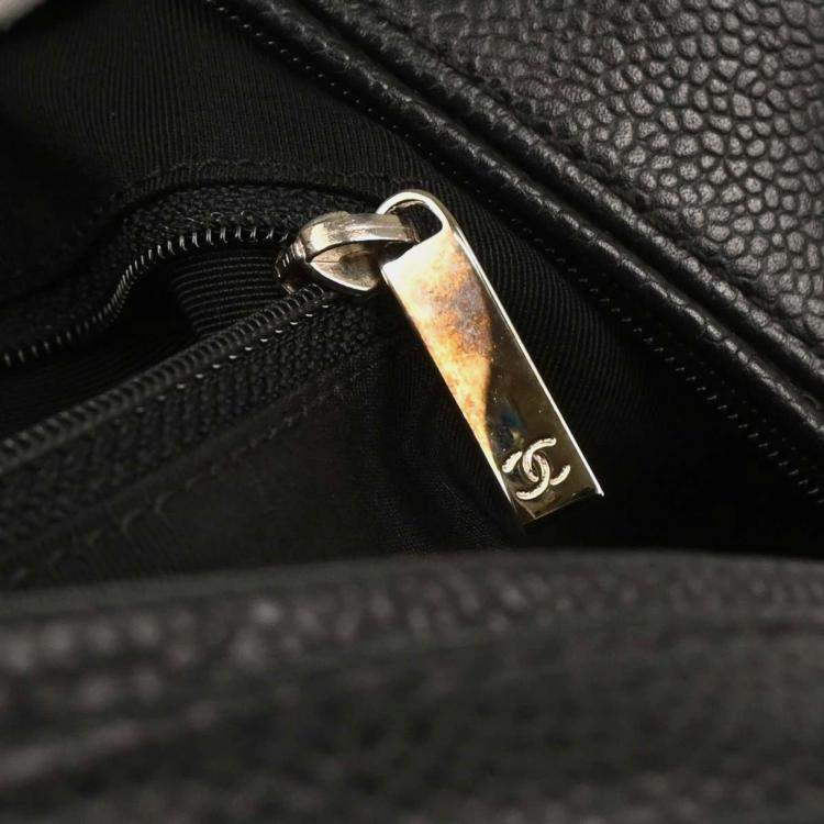 مملوكة مسبقًا Chanel Black Calfskin Bowling Bag