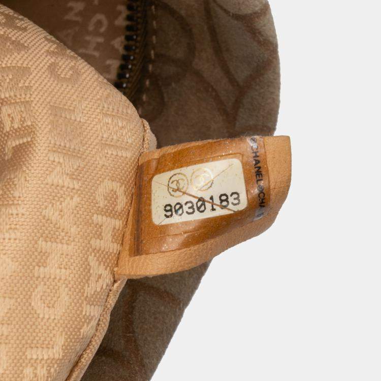 مملوكة مسبقًا Chanel Brown CC Suede Camellia Hobo