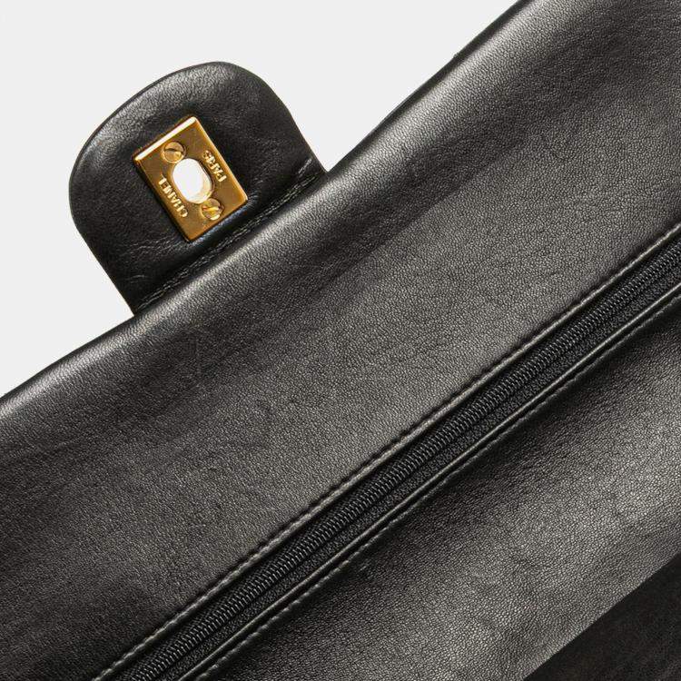 Pre Owned Chanel Black Medium Classic Lambskin Double Flap