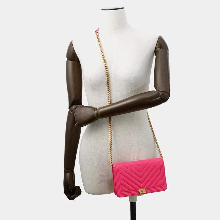 Pre Owned Chanel Boy'S Chanel Chevron Chain Wallet Pink Caviar Leather