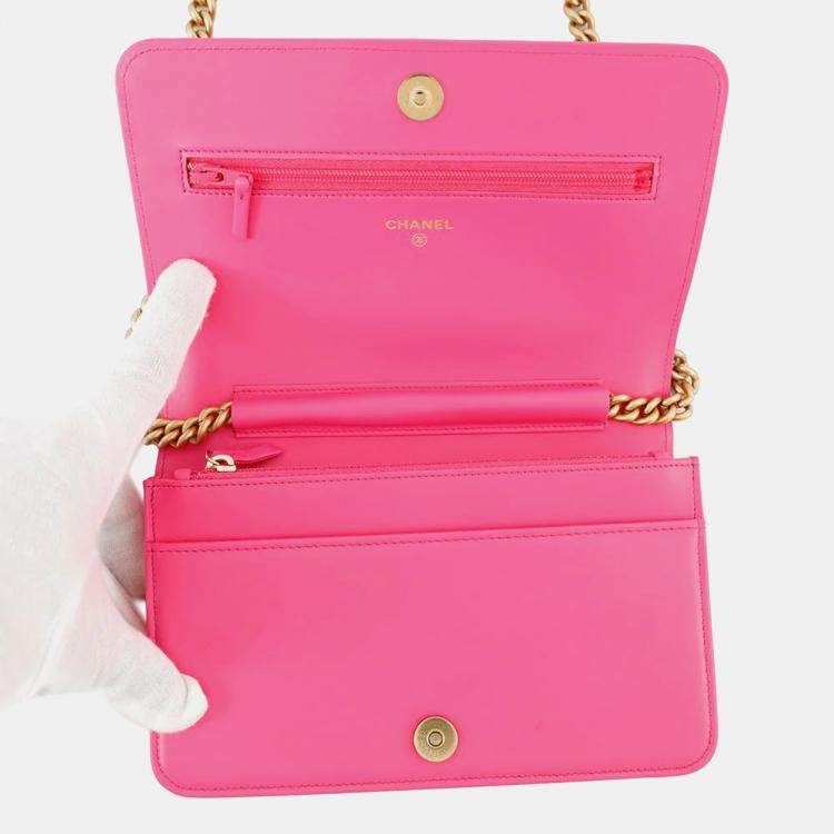 Pre Owned Chanel Boy'S Chanel Chevron Chain Wallet Pink Caviar Leather