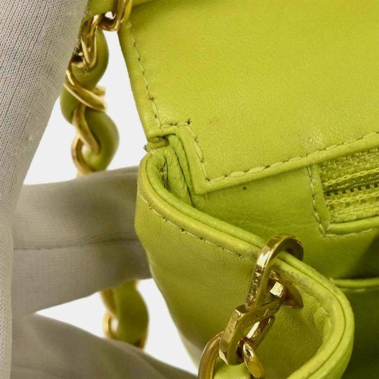 Pre Owned Chanel Light Green Lambskin Medium Diana Shoulder Bag