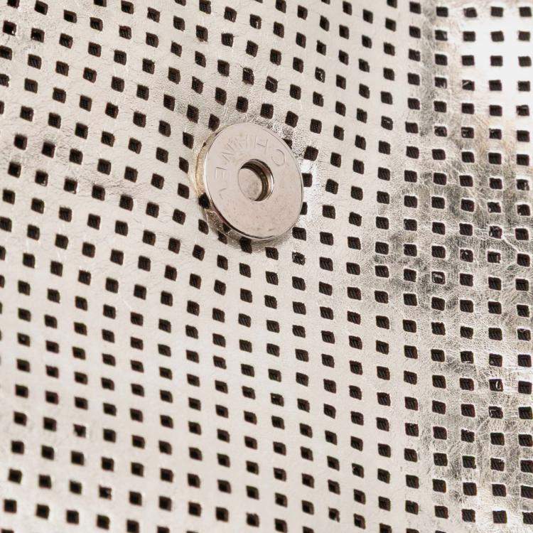 Pre Owned Chanel Silver Metallic Glazed Calfskin Perforated Rodeo Drive Flap