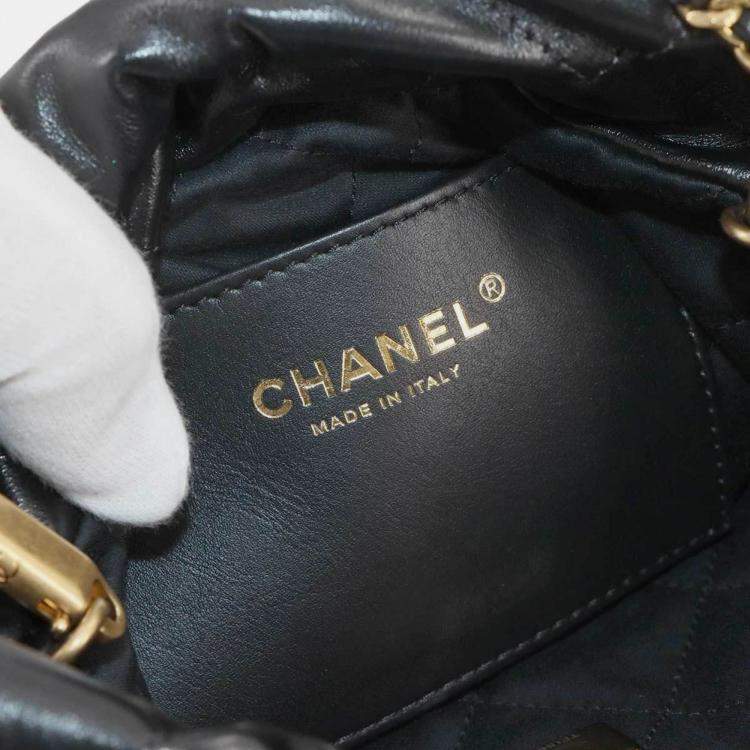 Pre Owned Chanel 22 Black Leather Shoulder Bag