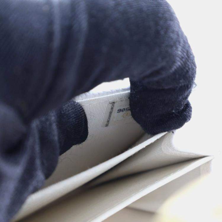 Pre Owned Chanel Mini Caviar Quilted On Chain Clutch