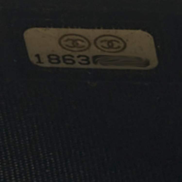 Pre Owned Chanel Black Quilted Leather CC Bifold Wallet