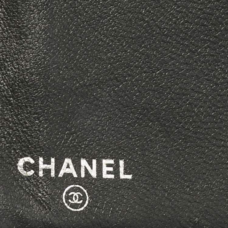 Pre Owned Chanel Black Quilted Leather CC Bifold Wallet