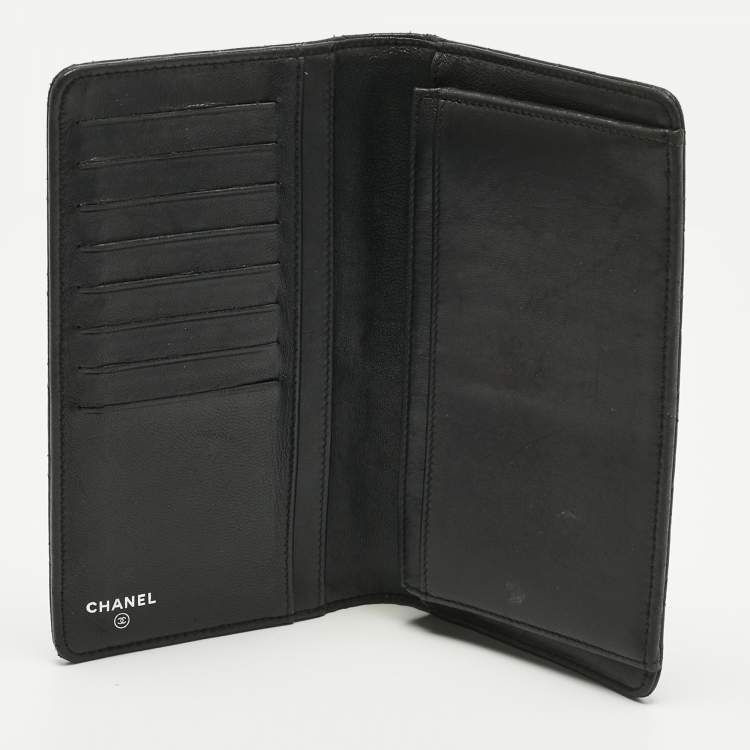 Pre Owned Chanel Black Quilted Leather CC Bifold Wallet